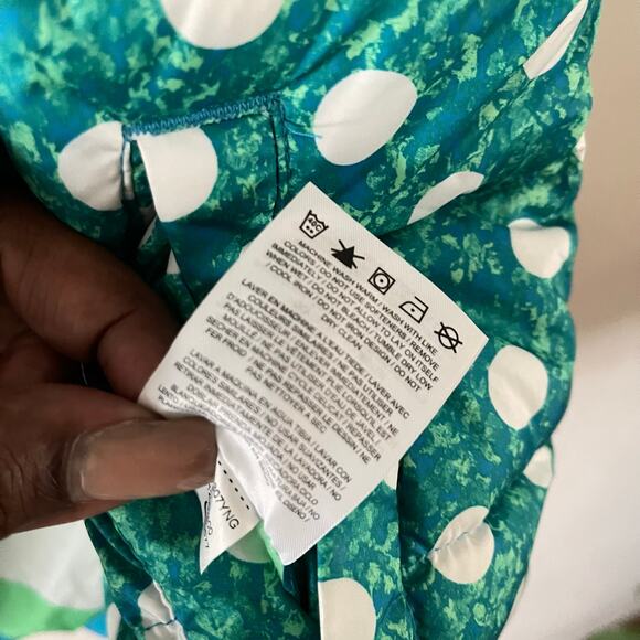 Nike Girls Alliance Graphic Reversible Puffer Vest Polka Dot Camo Size Large - Picture 9 of 11